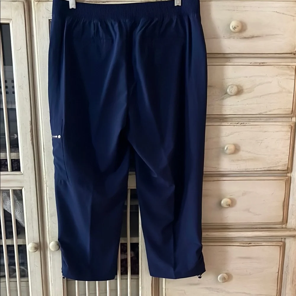 Blue Capri Pants with Straight-Leg Design - Picture 3 of 3